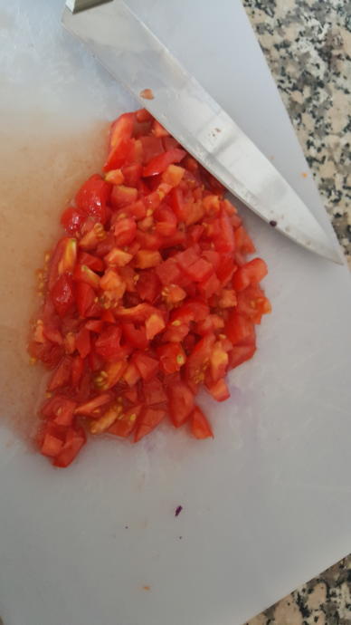 Bu mevsimde en iyisi çeri domates.