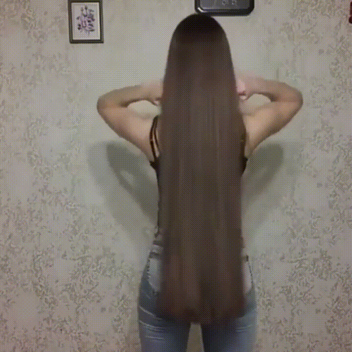 👧