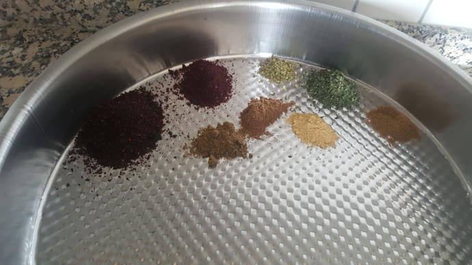 Baharatları sıraladım ki birini atlamayayım diye.