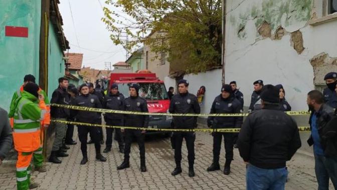 Konya'da Kerpiç Ev Çöktü: 2'si Çocuk 3 Kişi Hayatını Kaybetti
