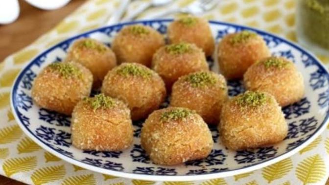 Mutfakla Mesafeli Olanların Bile Rahatlıkla Yapabileceği Hafif ve Lezzetli Bir Tatlı: Hira Tatlısı