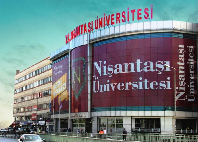 Bir yanı otopark, bir yanı iş hanı olan ve sadece bir binadan oluşan üniversitelere bir örnek