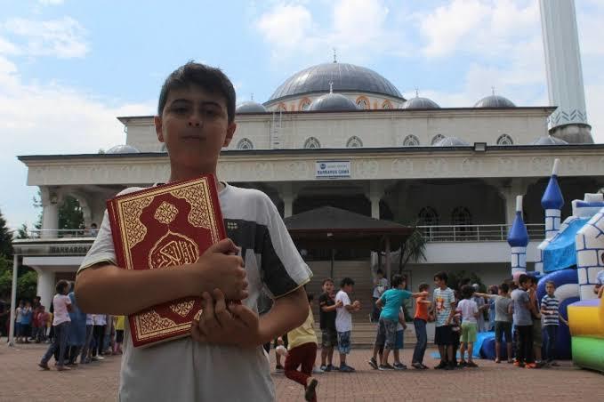 Kurana geçen çocuk