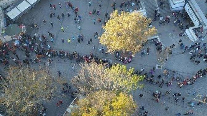 80 Milyonun Peşinde 80 Metre Kuyruk!