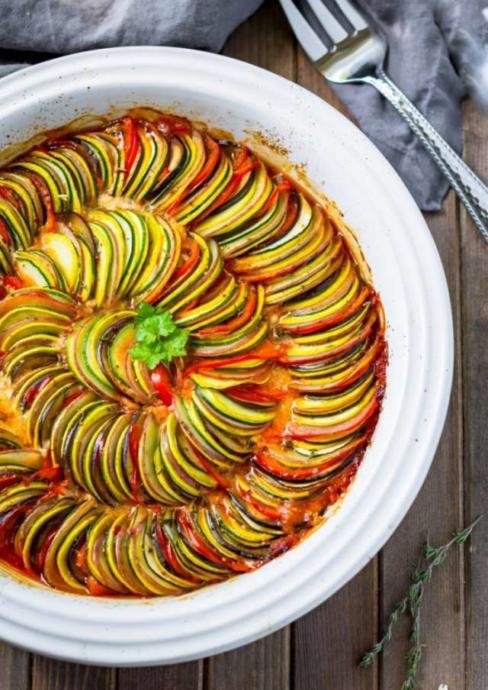 Fransız Mutfağından Sofralarımıza Gelen Eşsiz Sebze Yemeği: Ratatouille (Ratatuy)