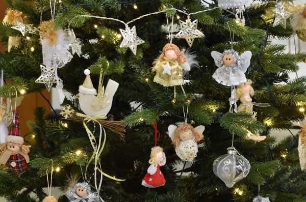 🎄 Yeni Yıl Gelirken Yılbaşı Ağacı Süslemenin İnceliklerini Öğrenelim
