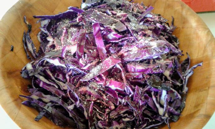 Lezzetine Doyum Olmaz: Mor Lahana Salatası Nasıl Yapılır?