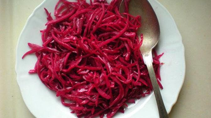 Lezzetine Doyum Olmaz: Mor Lahana Salatası Nasıl Yapılır?