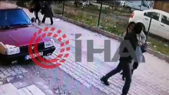Sokak Ortasında Kadına Taciz Anı Kamerada!