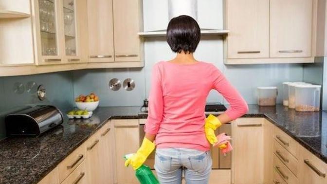 Mutfak Dolabı Temizliği Nasıl Yapılır? Tüm Sırlarıyla Anlatıyorum!