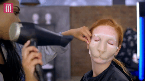 Makyajı Bir Sanat, Yüzleri Bir Tuval Olarak Kullanıyorlar: Prestijli Makyaj Yarışması Glow Up!