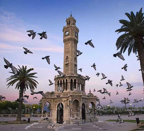 İzmirlinin Ağzından İzmir: Nerede Ne Yapılır, Ne Yenilir Ne İçilir Anlatıyorum!