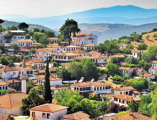 İzmirlinin Ağzından İzmir: Nerede Ne Yapılır, Ne Yenilir Ne İçilir Anlatıyorum!