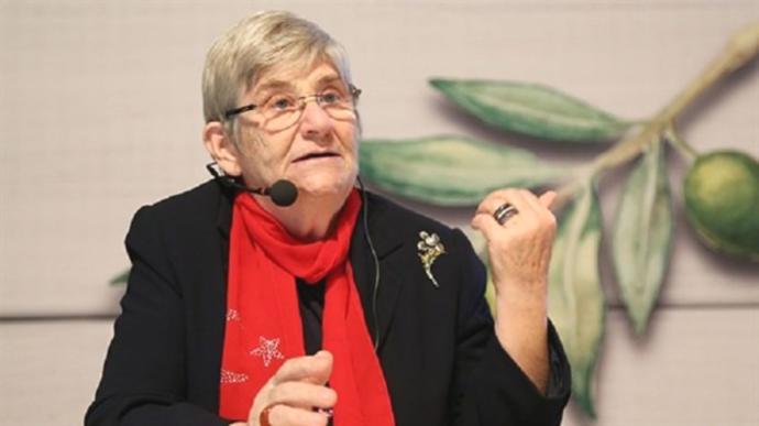 Prof. Dr. Canan Karatayı ve Sağlıklı Yaşam Konusunda Tavsiyelerini Tanıyalım!