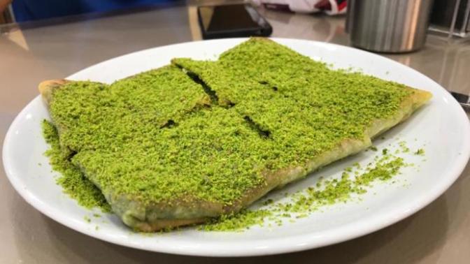 Mutlaka Denemeniz Gereken, İstanbul'un En İyi Tatlıcısı "Gaziburma"yı Tadımladım