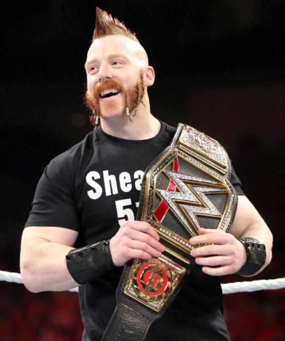 Şova Hazır Olun: Smackdown Tarihinin Gelmiş Geçmiş 12 En Değerli Amerikan Güreşçisi!