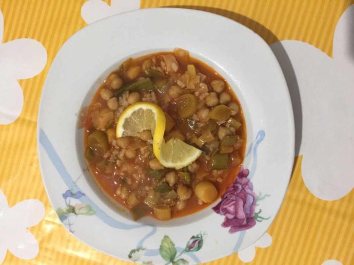 Sevmeyene Sevdirir: Zeytinyağlı Limonlu Pırasa Yemeği Nasıl Yapılır?