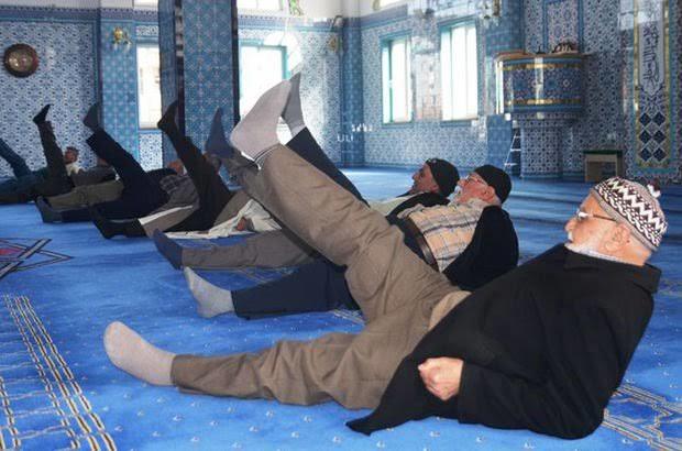 Hepimizin Sürekli Karşılaştığı En Sihirli Ortam: Cami Cemaati Karakterleri!