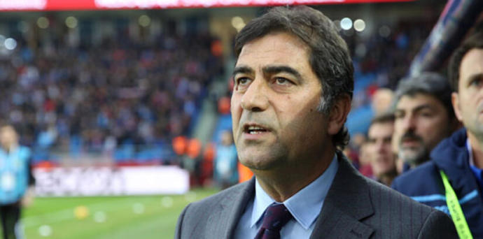 Trabzonspor Teknik Direktörü Ünal Karaman