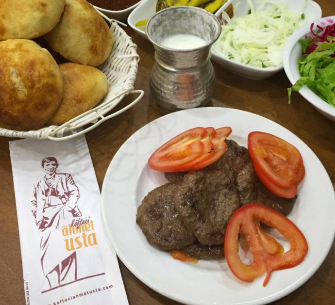 Türkiyenin Meşhur Köftecisini Tadımlamak İçin Sivasa Gidiyoruz! Köfteci Kirli Ahmet Usta