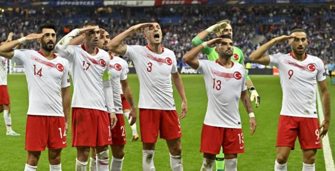 Millilerden asker selamı