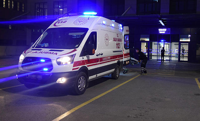 Okulda Yapılan Deneyde Bir Öğretmen ve Dört Öğrenci Hastanelik Oldu!