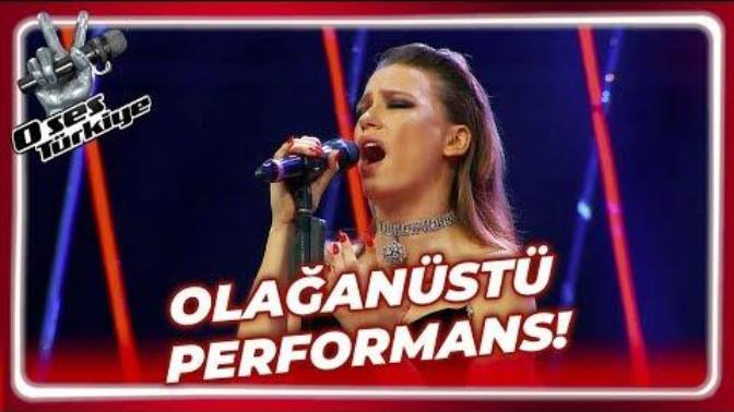 Tv8'de Şarkı Söyleyen Serenay Sarıkaya'dan Muhteşem Performans