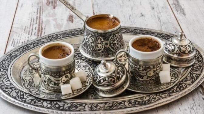 Lezzetli Orta Şekerli Türk Kahvesi Nasıl Yapılır?