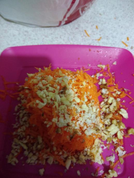 Şefin Özel Kek Tarifi: Keçiboynuzlu, Havuçlu, Cevizli Kek Nasıl Yapılır?