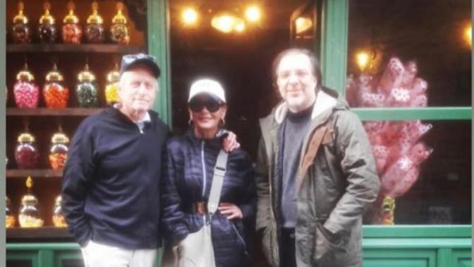 Michael Douglas ve Catherine Zeta-Jones Çifti Balat'taki Ünlü Şekerciyi Ziyaret Etti