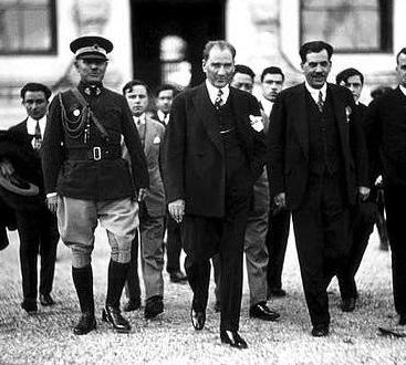 Onu Hep Başarılarıyla Anmıştık: Mustafa Kemal Atatürk Ve Kişilik Özellikleri!