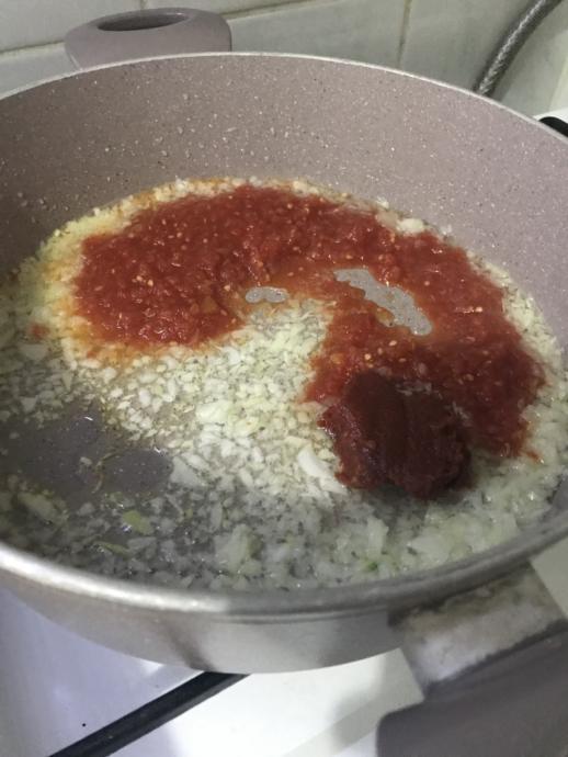 Akşama Ne Yapalım Diyenlere Basit Mantar Yemeği!