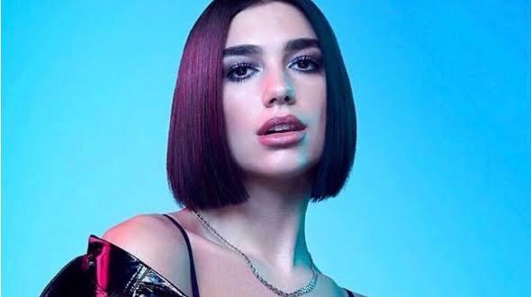 Cam Saç (Glass Hair) Trendi Nedir? Sizler İçin İnceliyorum