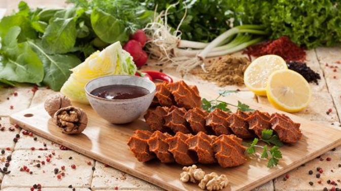 Tüm Çiğ Köftecilere Meydan Okuyabilirsiniz: Ev Yapımı Çiğ Köfte Tarifim!