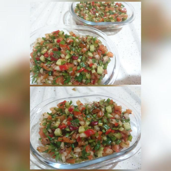 Kebapların Yanında Olmazsa Olmazlardan Kebap Salatası Tarifim