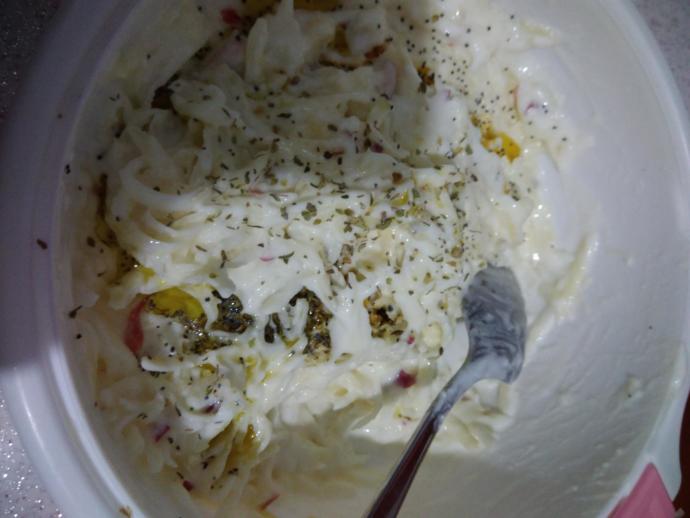 Kereviz Salatasında Yeni Bir Tarz: Şefin Bol Malzemeli Kereviz Salatası!