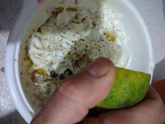 Kereviz Salatasında Yeni Bir Tarz: Şefin Bol Malzemeli Kereviz Salatası!