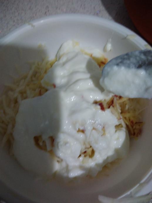 Kereviz Salatasında Yeni Bir Tarz: Şefin Bol Malzemeli Kereviz Salatası!