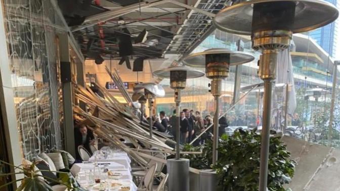 Zorlu AVM'de Bulunan Beymen Kafenin Tavanı Çöktü