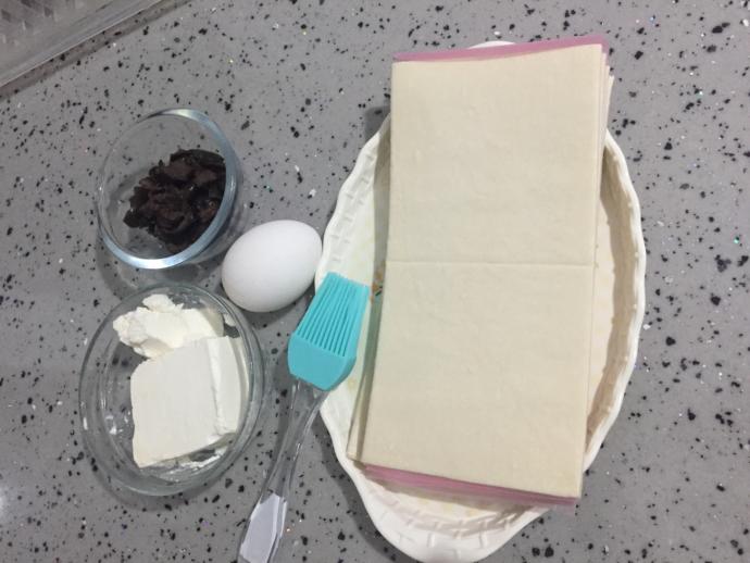 Milföy Hamurundan Börek Tarifi! Nar Gibi Kızarmış Böreğe Kim Hayır Diyebilir ki?