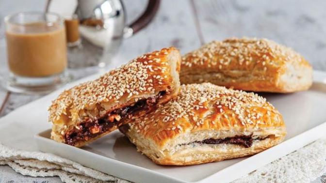 Milföy Hamurundan Börek Tarifi! Nar Gibi Kızarmış Böreğe Kim Hayır Diyebilir ki?