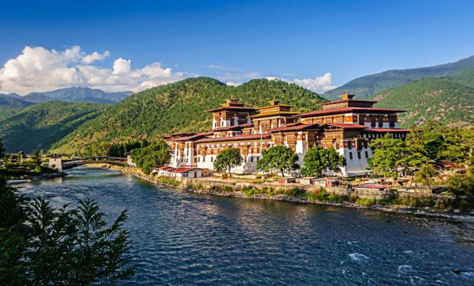 Sigara İçmenin Yasak Olduğu Tek Ülke: Bhutan Krallığı!