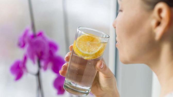 Sabahları Limonlu Su İçmek İçin 5 Neden!