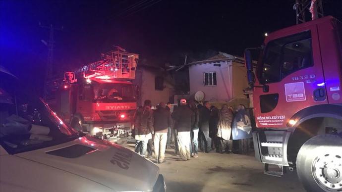 Niğdede çıkan yangında 4 kişi hayatını kaybetti