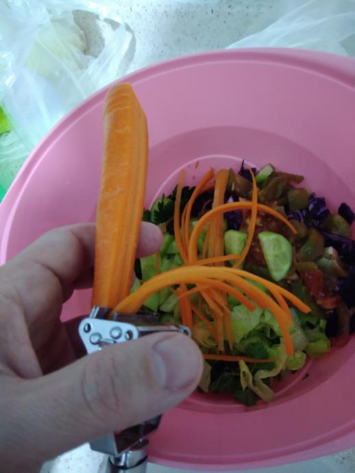 Damaklarınızı Şenlendirecek Rengarenk Bir Salata Tarifi!