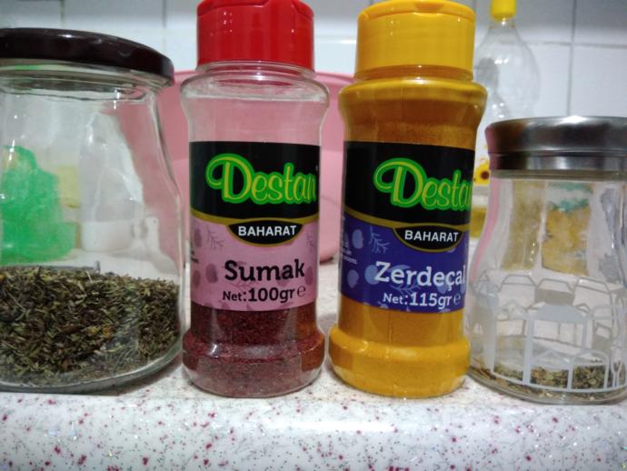 Damaklarınızı Şenlendirecek Rengarenk Bir Salata Tarifi!