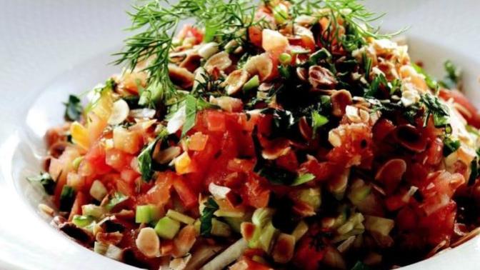 Damaklarınızı Şenlendirecek Rengarenk Bir Salata Tarifi!