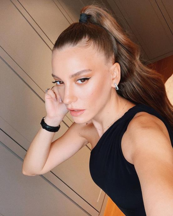 Serenay Sarıkaya - Instagram