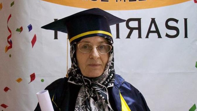 68 Yaşında Liseden Mezun Olan Emine Aydın: Hedefim Hukuk Fakültesi