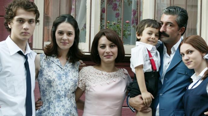 Türk Televizyon Tarihine Damga Vurmuş Dizileri Sizin İçin Listeledim!